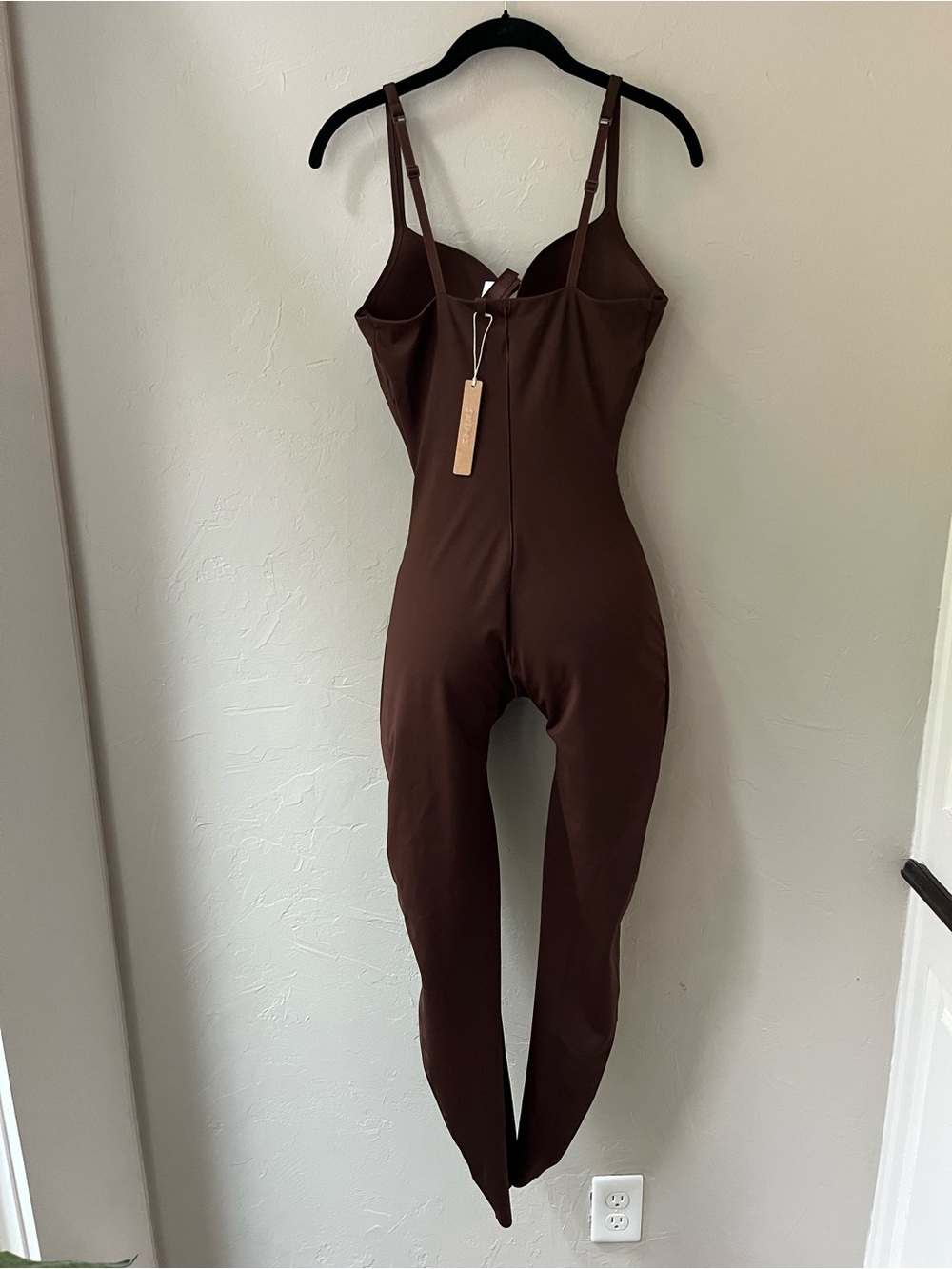 SKIMS BODY BUTT AND HIP ENHANCING CATSUIT IN COCOA M - Picture 2 of 8